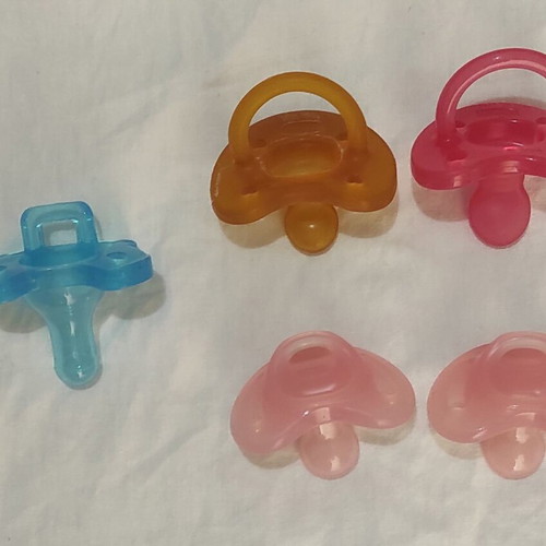 Silicone pacifier set 0-6 months like new