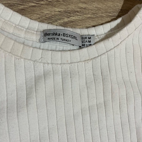 Bershka knitted top with design size M like new, white