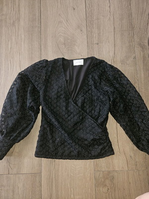Neo Noir women's lace blouse like new, size XS, black