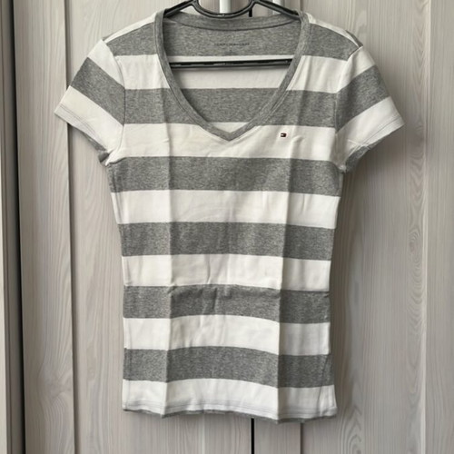 Tommy Hilfiger striped t-shirts like new, pack of 2, medium