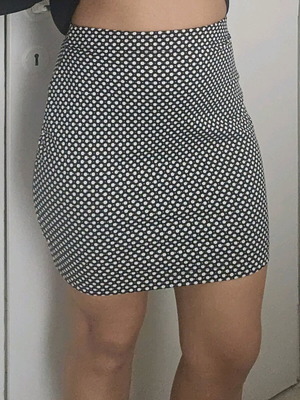 Mini skirt polka dot like new, size S 36 8, black and white