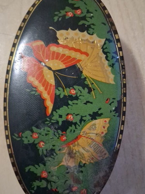 Metal candy box 1920-1940