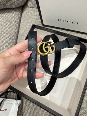 Gucci GG Marmont Thin Leather Belt size 75 like new, black and brass