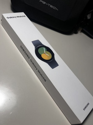 Samsung Galaxy Watch5 Aluminium 40mm used, waterproof, graphite