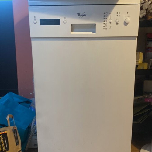 Whirlpool ADP 750wh dishwasher like new 45cm