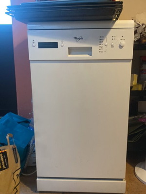 Whirlpool ADP 750wh dishwasher like new 45cm