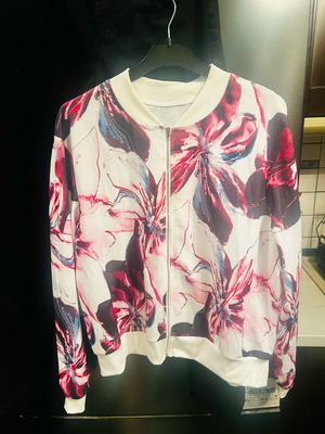Σετ Floral Bomber Jacket XL και Μαύρο Τζιν Παντελόνι XXL σαν καινούργιο