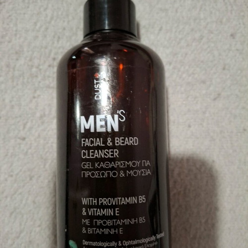 Dust facial and beard cleansing gel used