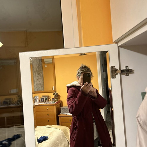 Long women's jacket used burgundy with removable fur lining