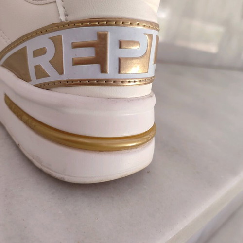 Replay sneakers size 34 like new, white with gold details