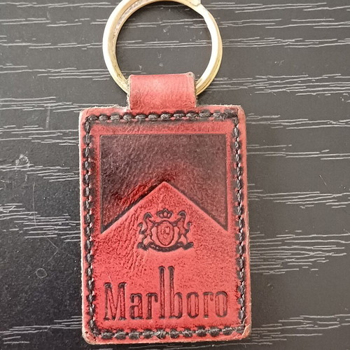 Vintage leather Marlboro Country Store keychain, retro 80s/90s