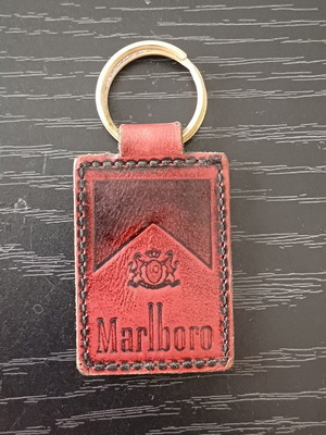 Vintage leather Marlboro Country Store keychain, retro 80s/90s