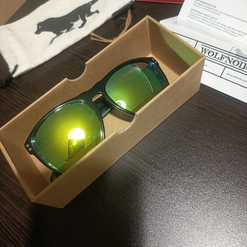 Wolfnoir sunglasses new with mirror, black and green