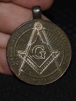 Masonic pendant used, bronze, 46x38x6 mm