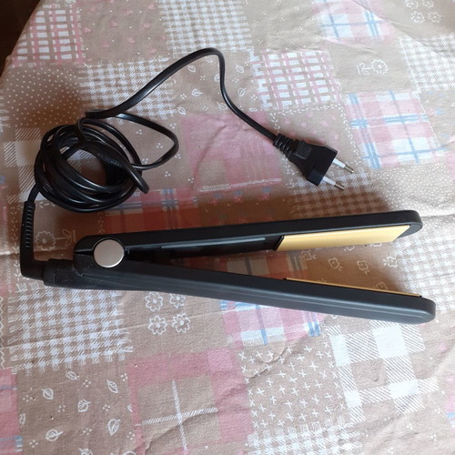 Hair straightener Nova Model NHC-485 CRM 40W used with ceramic plates