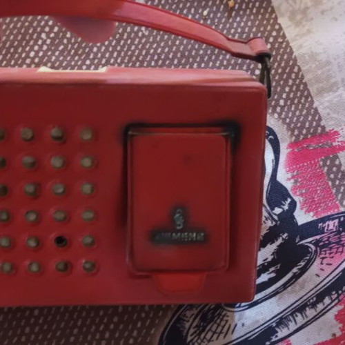 Siemens Taschensuper T2 vintage radio used, red kunstleder