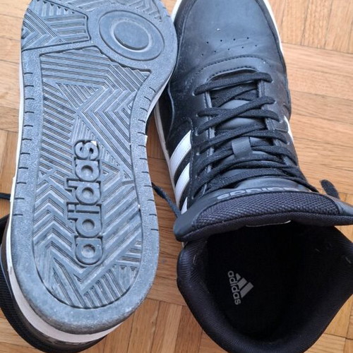 Addidas Men's Athletic Shoes Hoops 3.0 Mid Classic Vintage like new, black