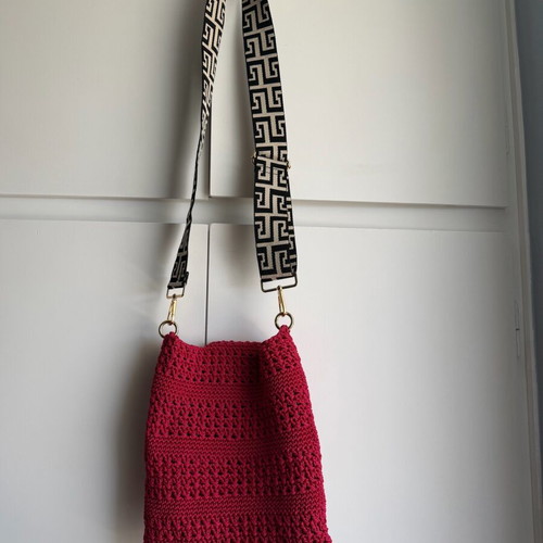 Handmade Crochet Crossbody Bag with Geometric Strap in Magenta