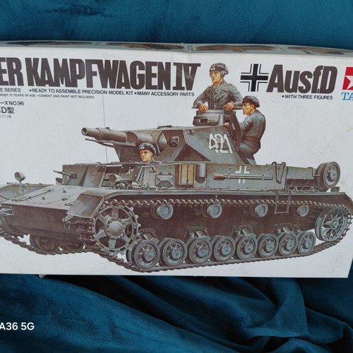 Panzerkampfwagen IV Ausf D German WWII Tank Model 1/35 Scale