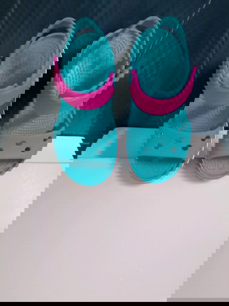 Πέδιλα Crocs για κοριτσάκι