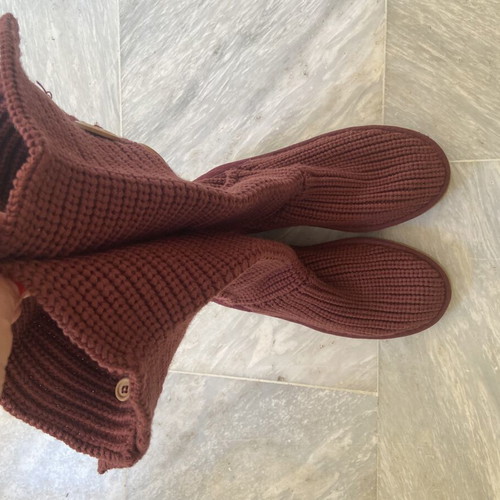 Ugg knitted boots like new, size 38, burgundy