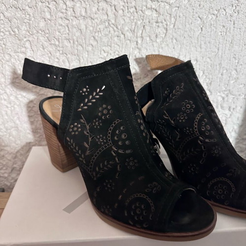 Alpe women's handmade sandals like new, size 41, black