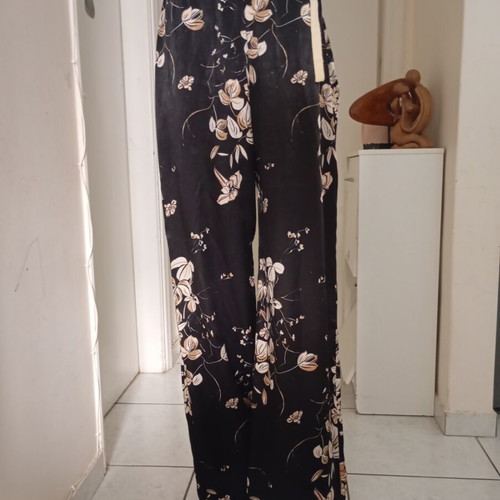 Lisa Kott women's pants used, size M/L, black and beige