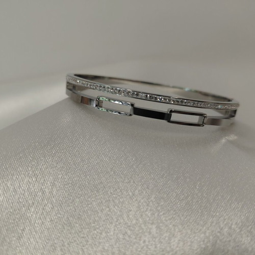 Stainless Steel Hypoallergenic Bracelets in Gold and Silver Colors
