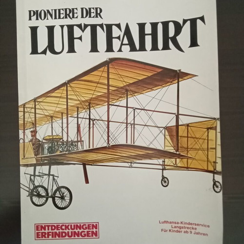 Pioneers of Aviation children's educational book in German like new