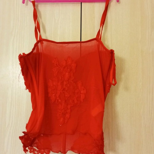 Red corset blouse embroidered like new, size L