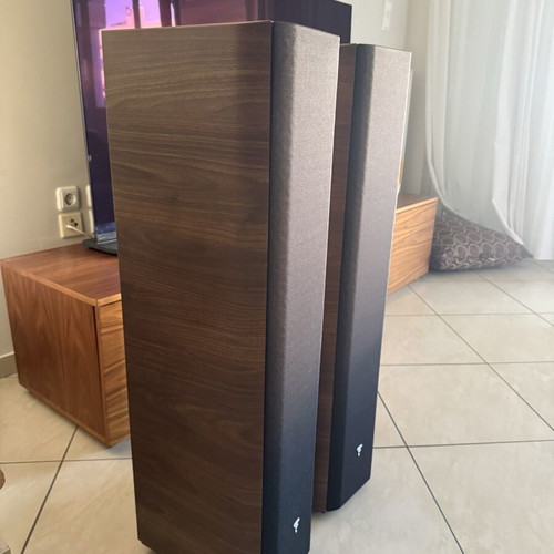 Focal Chorus 716 floor speakers used, walnut finish