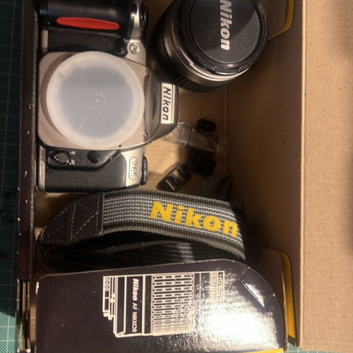 Nikon F65 Kit φωτογραφική μηχανή 35mm SLR με φακό 28-80mm