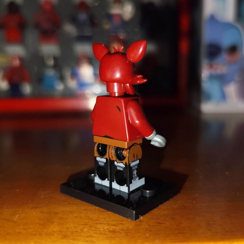 Foxy the Pirate minifigure like new with stand base