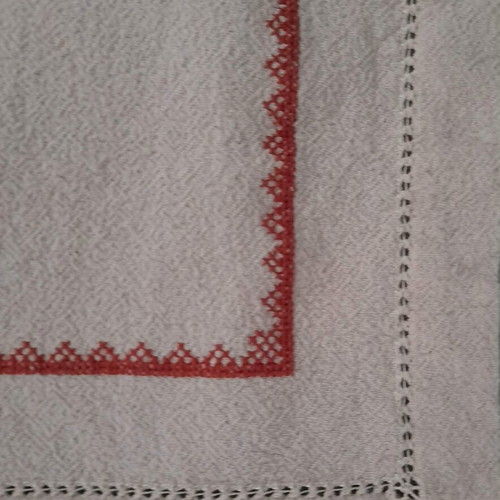 Tablecloth with deer design new, rustic etamine 95x95cm
