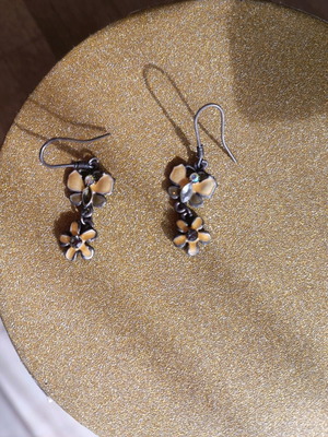 Spring earrings like new, yellow