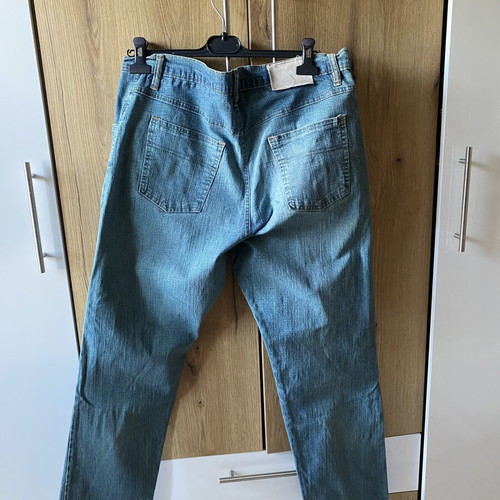 Light Wash Straight Leg Jeans like new, one size, blue turquoise