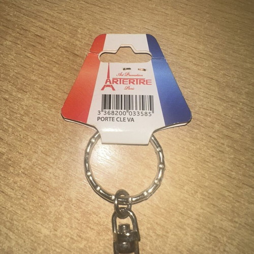 Artertre Paris metal keychain with Eiffel Tower souvenir