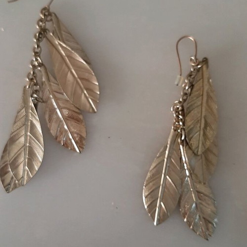 Earrings used with 5 leaves