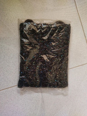 Handbag new, black with magnetic closure