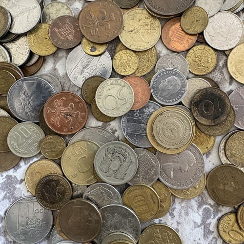 Lot of coins used, 2.9 kg from Europe Asia Oceania South America