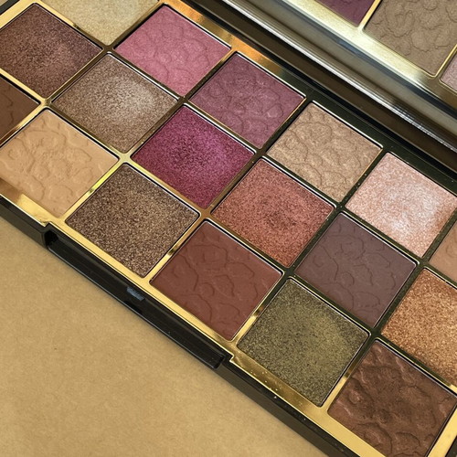 Revolution Wild Animal eyeshadow palette, 18 shades
