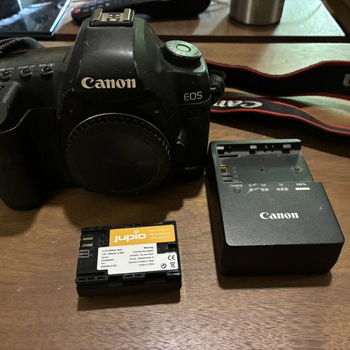 Canon 5D Mark II camera used with charger and new Jupio battery