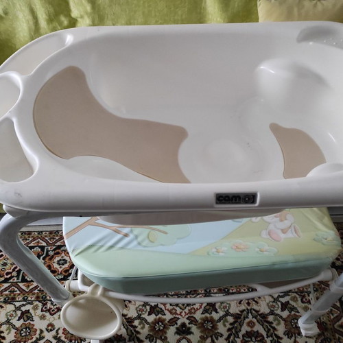 Cam Cambio Bath Tub Changing Table used