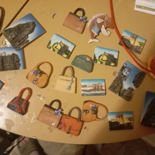 Fridge magnets new, pack of 204, mostly tourist