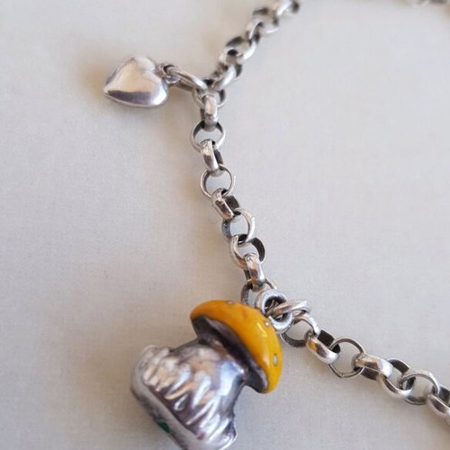 Silver 925 bracelet used with mushrooms and hearts