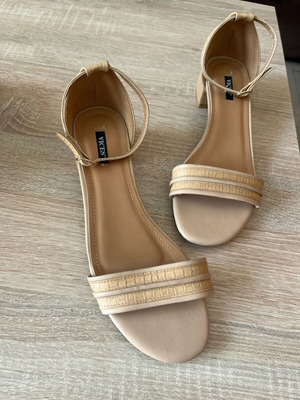 Vices sandals used, size 40, white and beige