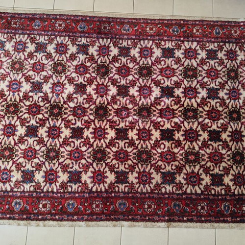 Wool machine-made rug like new 1.50m x 2.50m
