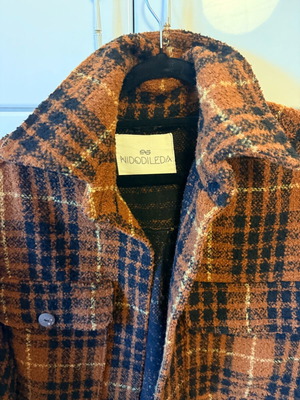 Nidodileda coat like new, brown, missing one button
