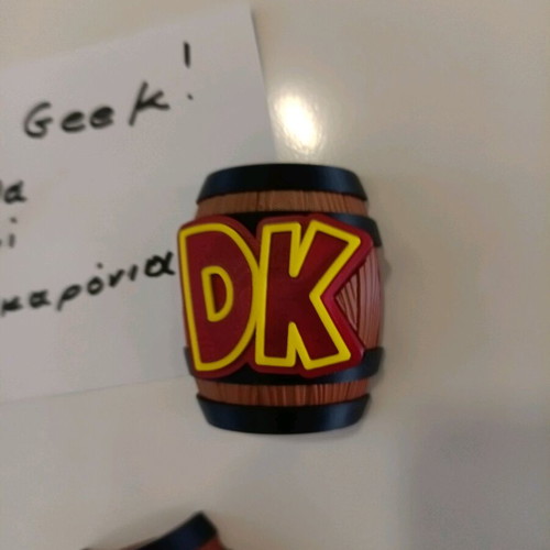 Donkey Kong fridge magnet like new, retro gaming fan art