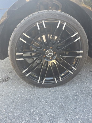 ML 350 wheel tires 295/30/22 like new with Sport Contact 7 tires